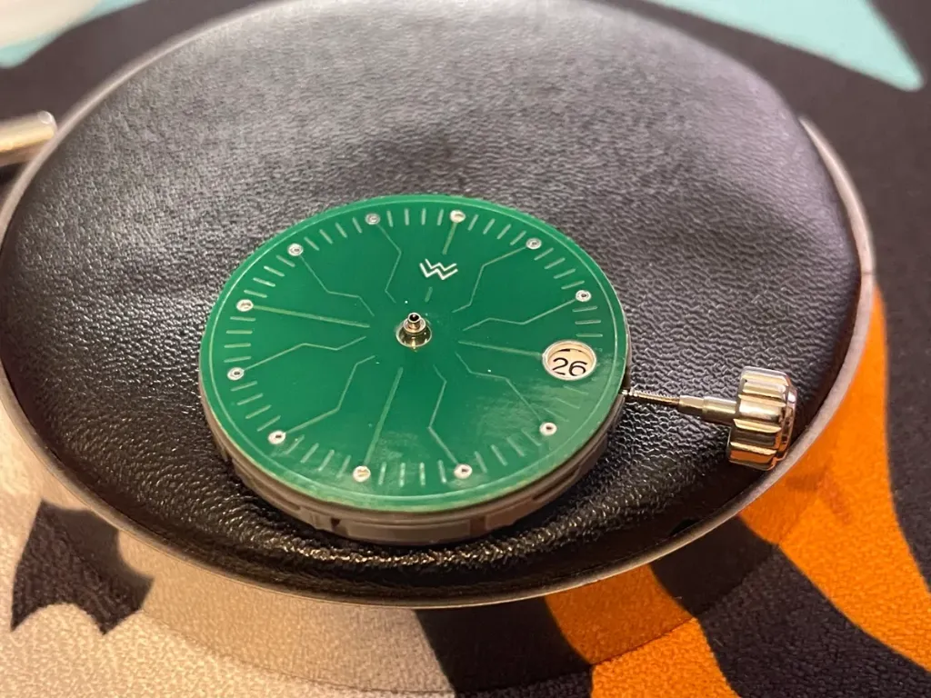 [VLT-DL-28.5-GRN-SLV] Volt Dial v1 (Green) - 28.5 mm